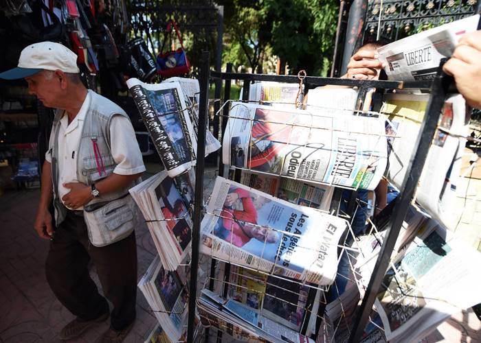 الحكومة الجزائرية تبرئ ساحتها من أزمة الصحف وتعزوها للنفط