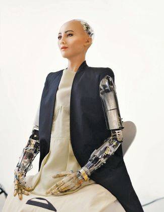 الروبوت «صوفيا» مواطنة ما بعد حداثيّة تخلّت عن فكرة إفناء البشر ؟