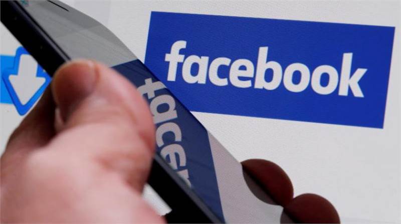 «فيسبوك» تقبل برقابة أكبر لضمان عدم الإضرار بالمستخدمين