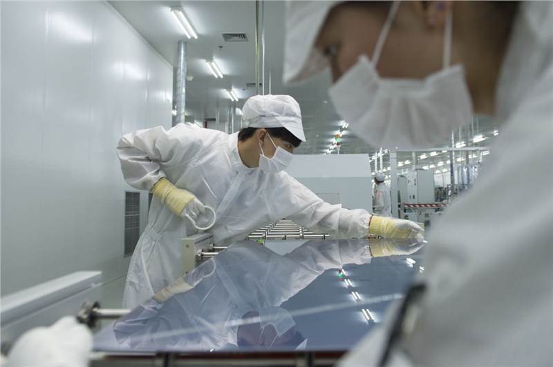 تشريع أميركي لمناهضة العمل القسري يعيق انتعاش ألواح الطاقة الشمسية الصينية